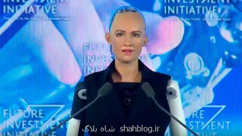 سوفیا ربات معروف با كریستیانو رونالدو دیدار نمود بعلاوه فیلم